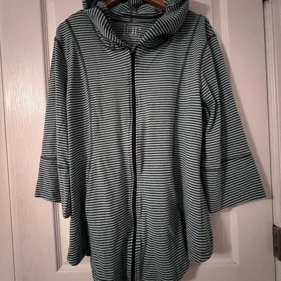 lur full zip striped hoodie with 3/4 sleeves and side pockets. Size L - Picture 2 of 8